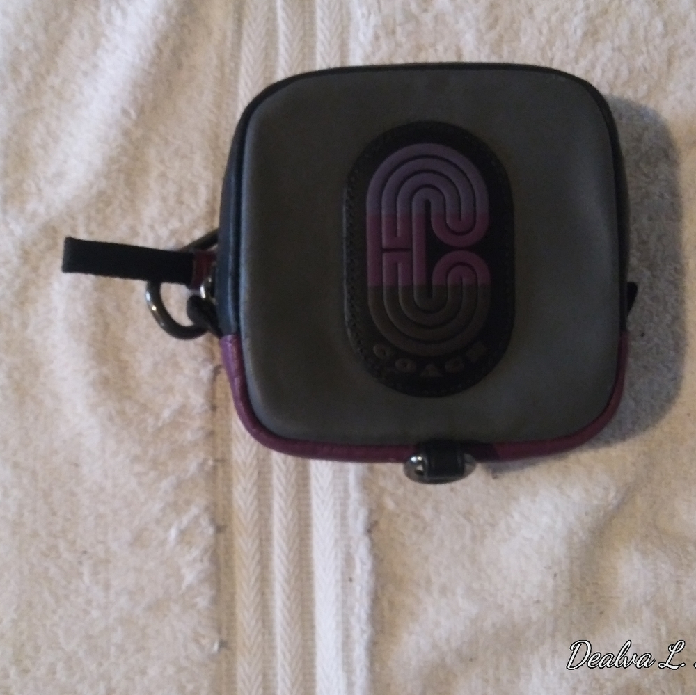 Coach Pouch - Picture 3 of 10